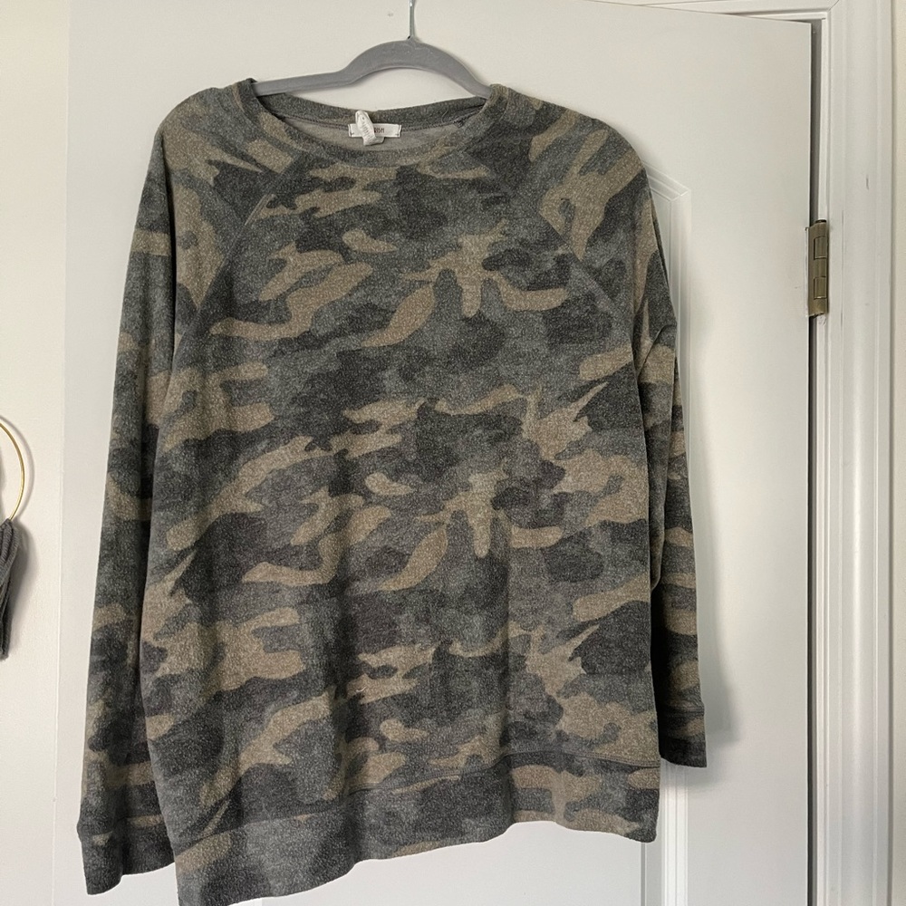 green camo lightweight sweater